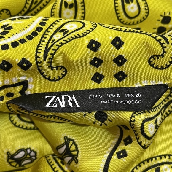 Zara Bloggers Favorite Bandana Yellow Patterned Twist Front Crop Blouse - Picture 3 of 11
